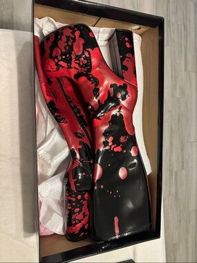 Dolls Kill Platform Boots -SOLD OUT Style -New in Box -Never Worn